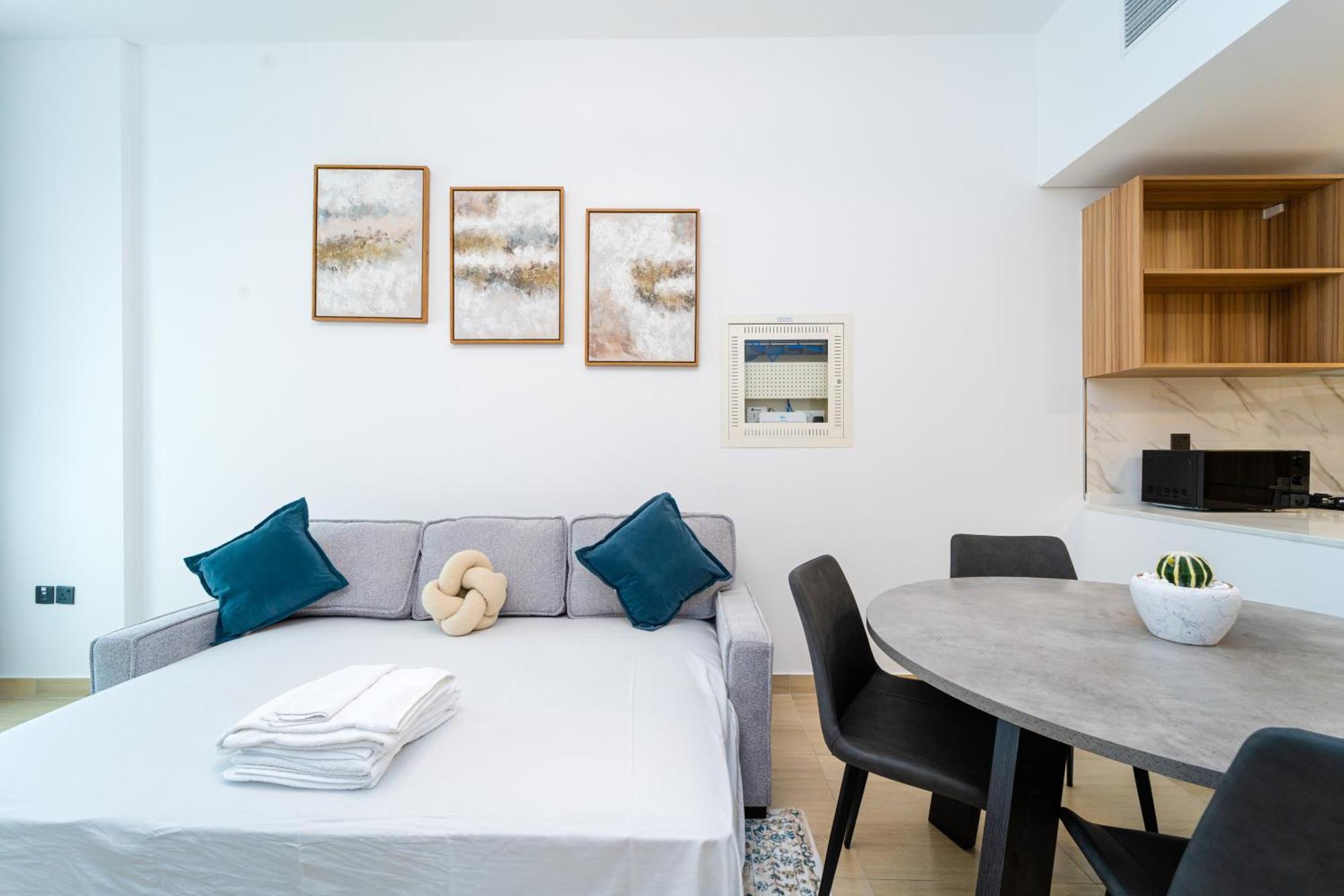 Apartment New Contemporary Lux And Pool & Kids Amenities In Jvc Dubai